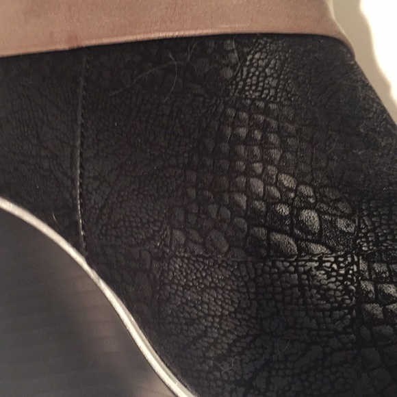 Stylish zip up Ankle boots size 8 - Picture 3 of 4